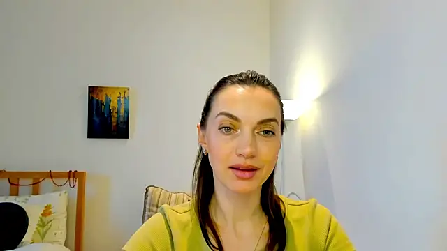 Snapshot of LovelyeeMia chatting on 24, 12, 2024 LovelyeeMia online show from 24, 12, 2024