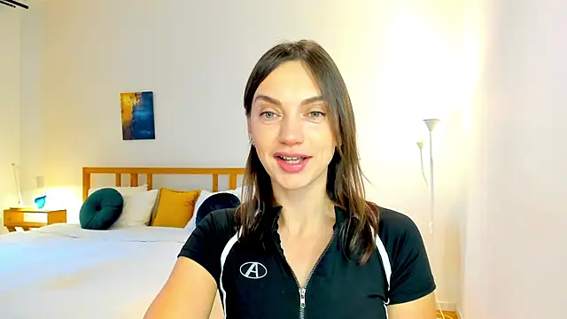 Snapshot of LovelyeeMia chatting on 2, 12, 2024 LovelyeeMia online show from 2, 12, 2024