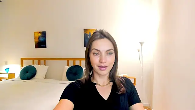 Snapshot of LovelyeeMia chatting on 11, 12, 2024 LovelyeeMia online show from 11, 12, 2024
