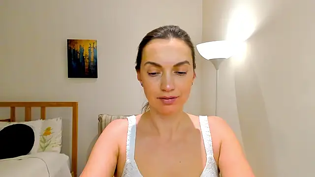 Snapshot of LovelyeeMia chatting on 21, 12, 2024 LovelyeeMia online show from 21, 12, 2024