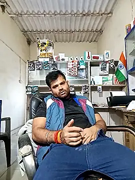 Snapshot of Priynkarani chatting on 15, 11, 2025 Priynkarani online show from 15, 11, 2025