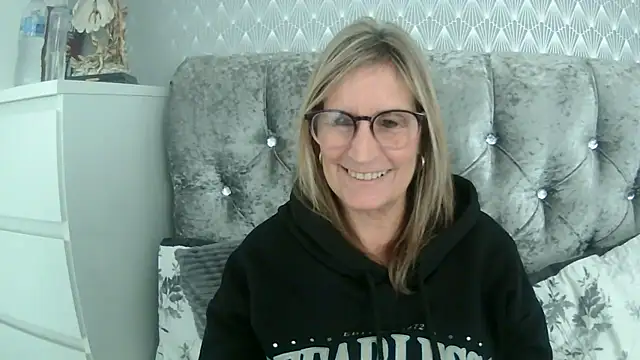 Additive Mature Linda online show from 15, 9, 2025