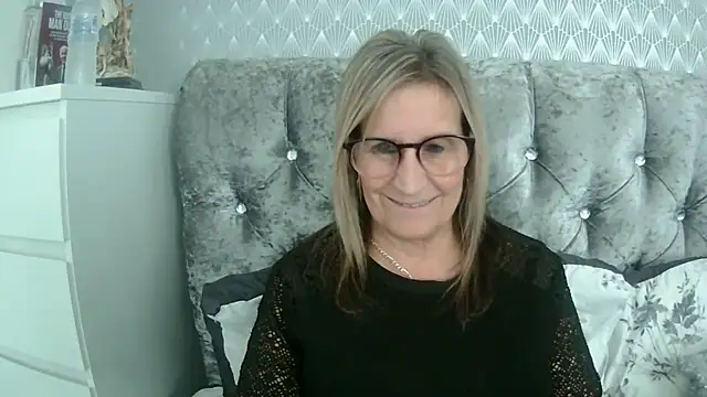 Additive Mature Linda online show from 19, 9, 2025