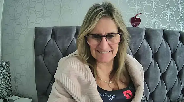 Additive Mature Linda online show from 14, 2, 2025