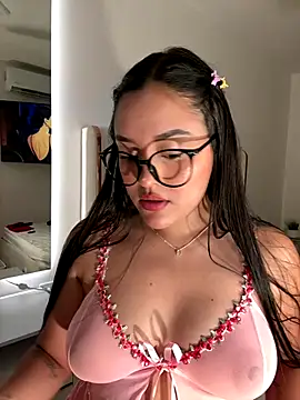 kenndall 21 online show from 17, 10, 2025