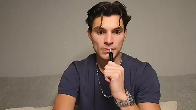 Snapshot of denlover1 chatting on 20, 12, 2025 denlover1 online show from 20, 12, 2025