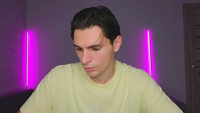 Snapshot of denlover1 chatting on 18, 2, 2026 denlover1 online show from 18, 2, 2026