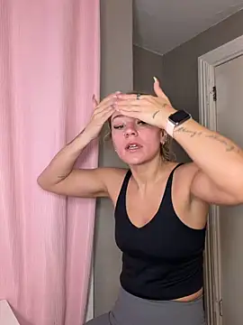 Snapshot of lexybabyxo chatting on 19, 5, 2026 lexybabyxo online show from 19, 5, 2026