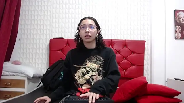 Roxy Lux online show from 29, 1, 2025