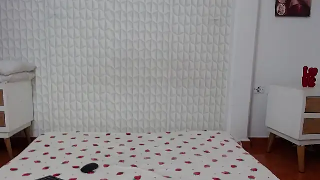 Roxy Lux online show from 12, 2, 2025