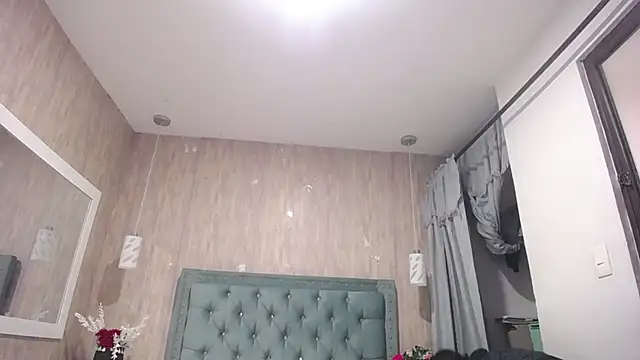 Roxy Lux online show from 13, 3, 2025