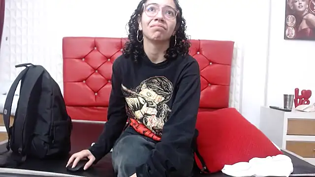 Roxy Lux online show from 1, 2, 2025