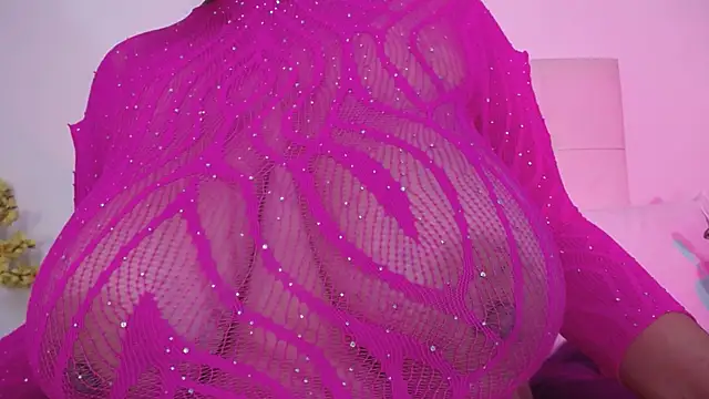 Nicol Love0 online show from 8, 4, 2026