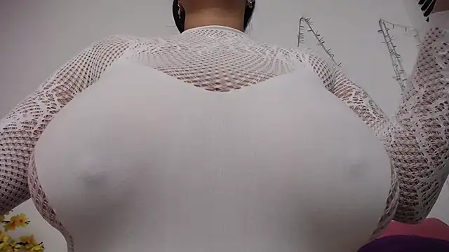 Nicol Love0 online show from 13, 1, 2026