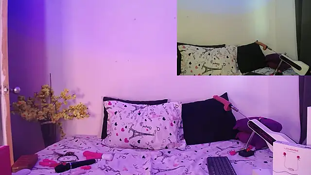 Nicol Love0 online show from 11, 2, 2026