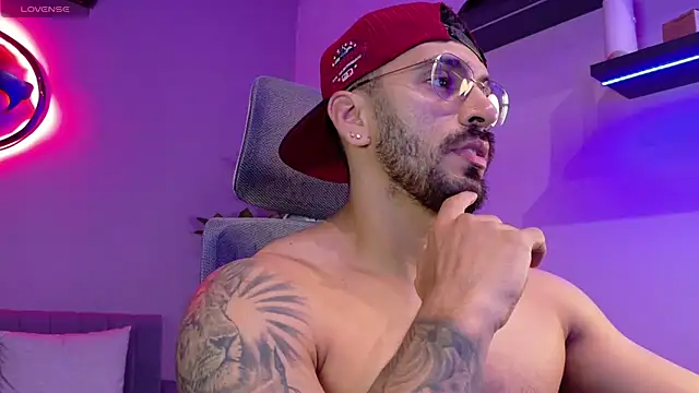Snapshot of tony_muscle chatting on 18, 7, 2026 tony muscle online show from 18, 7, 2026