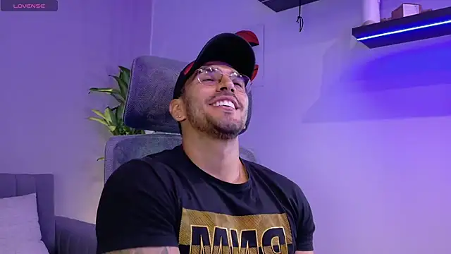 Snapshot of tony_muscle chatting on 27, 6, 2026 tony muscle online show from 27, 6, 2026