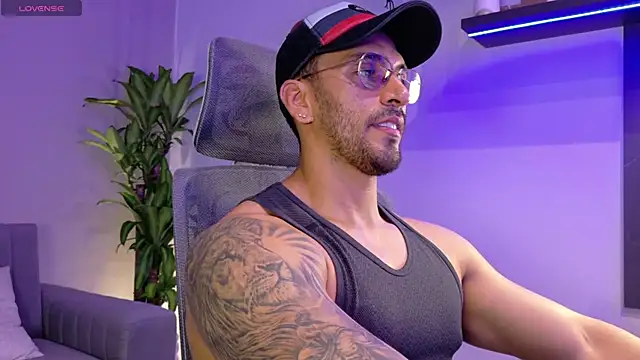 Snapshot of tony_muscle chatting on 29, 6, 2026 tony muscle online show from 29, 6, 2026