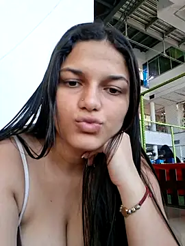 Snapshot of girl_milk1 chatting on 22, 4, 2026 girl milk1 online show from 22, 4, 2026