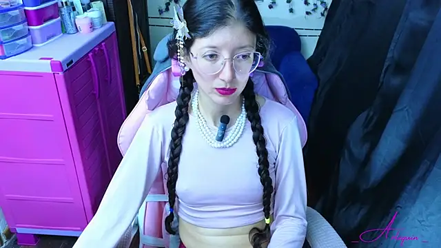 Snapshot of _Arlequin_ chatting on 4, 7, 2026 Arlequin online show from 4, 7, 2026