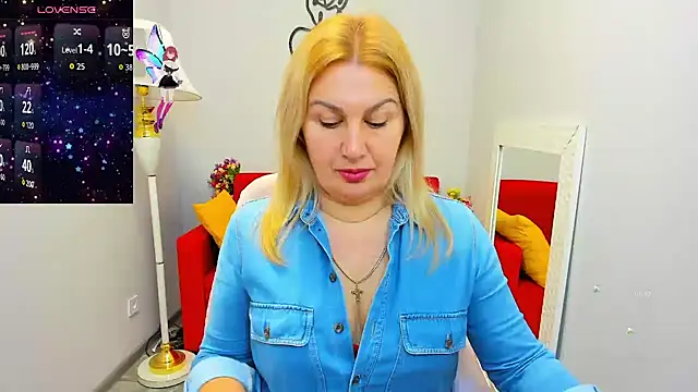 Lili Crossi online show from 3, 11, 2025