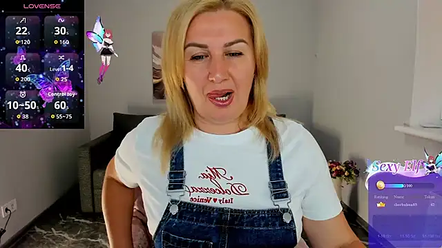 Snapshot of Lili_Crossi chatting on 6, 7, 2026 Lili Crossi online show from 6, 7, 2026