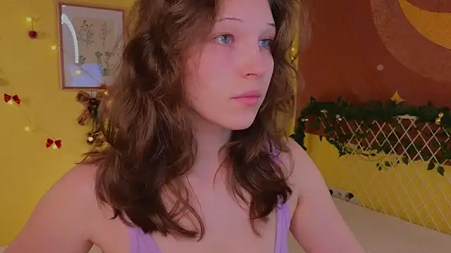 Snapshot of cherry_lea chatting on 21, 12, 2025 cherry lea online show from 21, 12, 2025