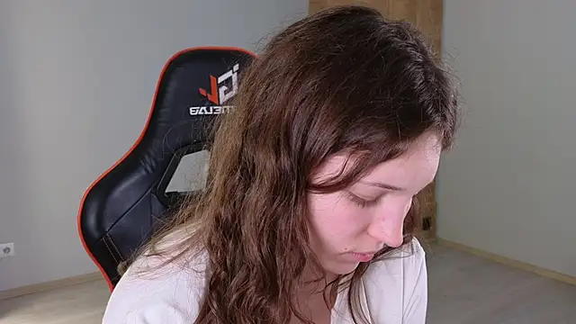 Snapshot of cherry_lea chatting on 15, 3, 2026 cherry lea online show from 15, 3, 2026