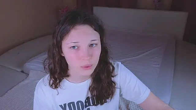 Snapshot of cherry_lea chatting on 28, 2, 2026 cherry lea online show from 28, 2, 2026