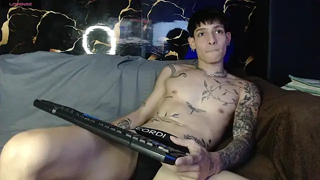 Apolo Hidalgo01 online show from 17, 4, 2026