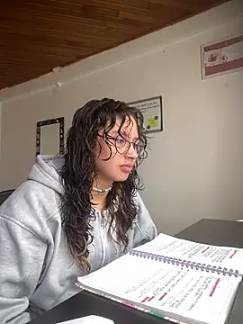 Andi9  online show from 9, 10, 2025