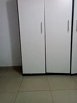 HotBootyBabe90 online show from 5, 3, 2026