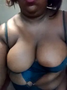 HotBootyBabe90 online show from 2, 4, 2026