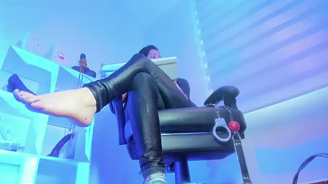 charlotte joliedart online show from 28, 10, 2025