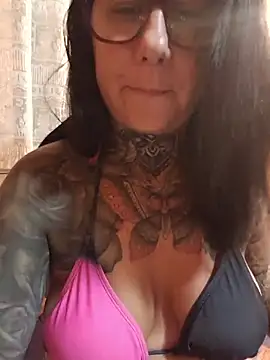 Snapshot of Your_DirtyDoll chatting on 12, 7, 2026 Your DirtyDoll online show from 12, 7, 2026