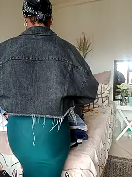 NunuBerry16 online show from 16, 10, 2025