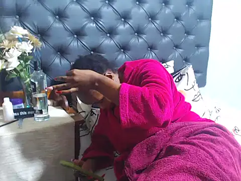 NunuBerry16 online show from 7, 3, 2026