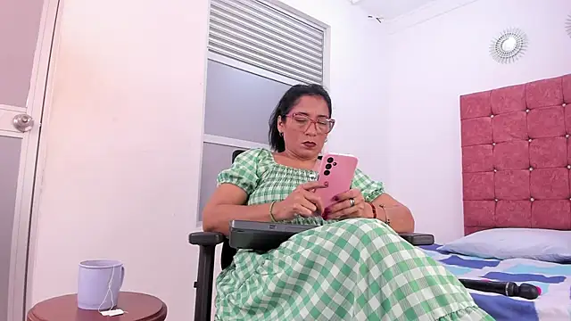 mature bigass   online show from 2, 12, 2025