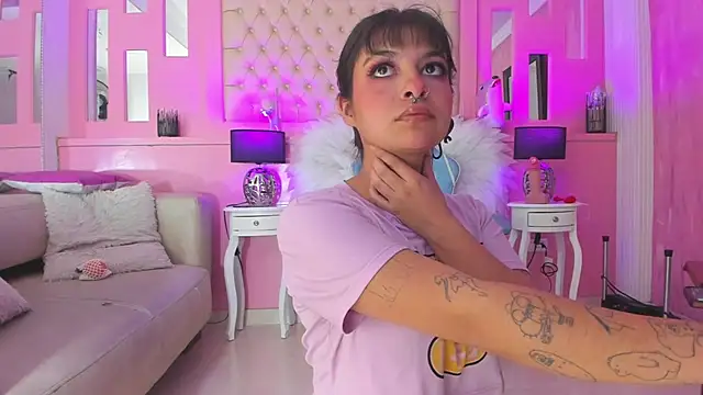 LarahB  online show from 30, 1, 2025