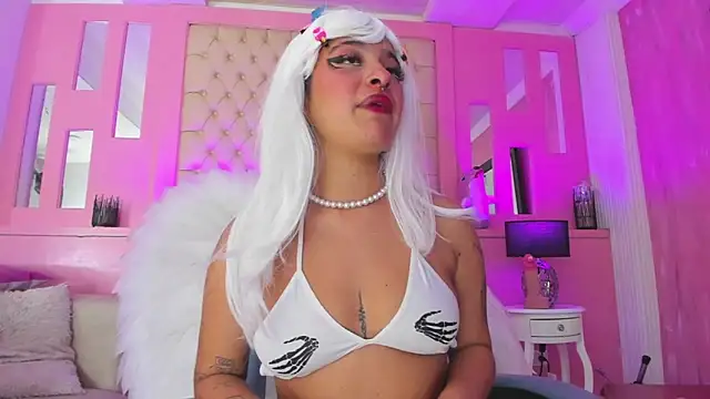 LarahB  online show from 31, 1, 2025