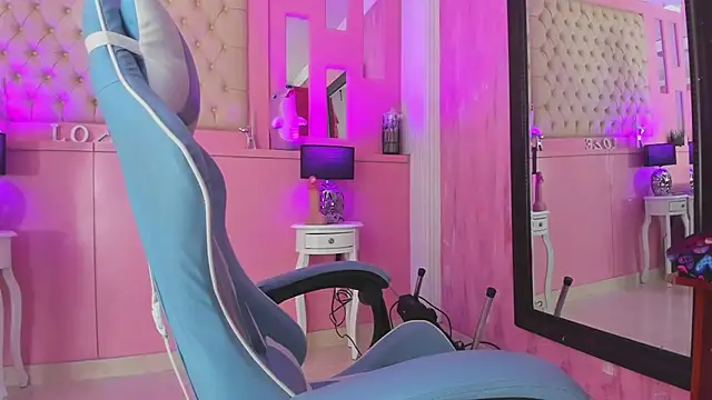 LarahB  online show from 12, 2, 2025