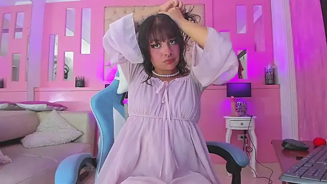 LarahB  online show from 18, 2, 2025