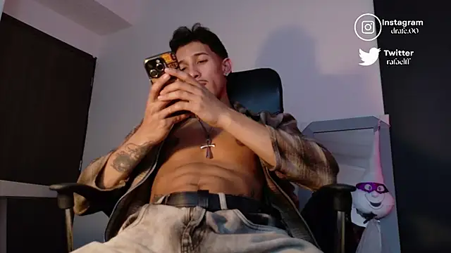 Snapshot of rafael_stone chatting on 28, 10, 2025 rafael stone online show from 28, 10, 2025