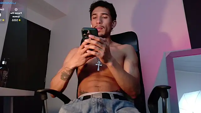 Snapshot of rafael_stone chatting on 28, 11, 2025 rafael stone online show from 28, 11, 2025