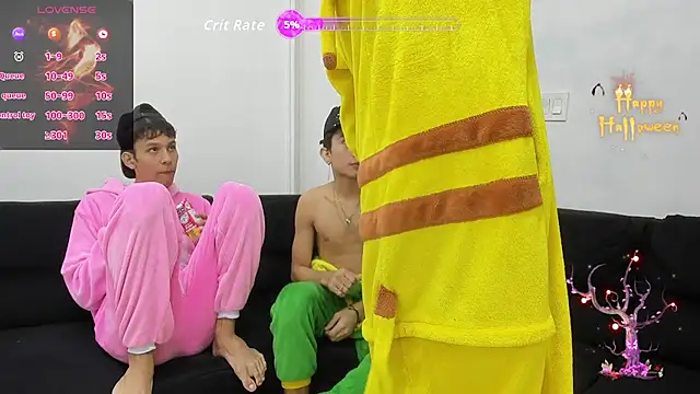 Snapshot of StrawwBoys chatting on 17, 10, 2025 StrawwBoys online show from 17, 10, 2025