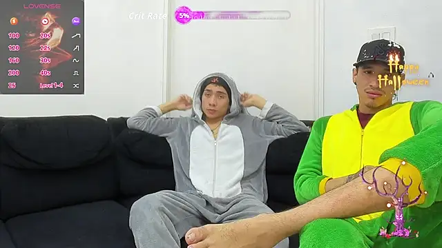 Snapshot of StrawwBoys chatting on 24, 10, 2025 StrawwBoys online show from 24, 10, 2025