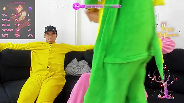 Snapshot of StrawwBoys chatting on 7, 11, 2025 StrawwBoys online show from 7, 11, 2025