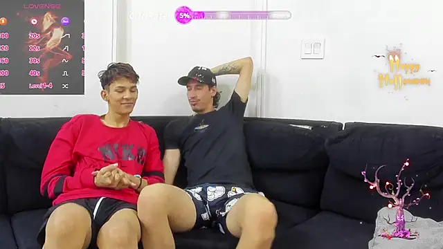 Snapshot of StrawwBoys chatting on 14, 11, 2025 StrawwBoys online show from 14, 11, 2025