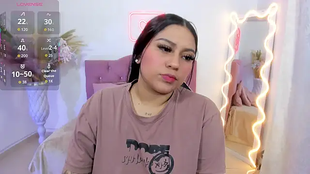 Snapshot of kendra_tay chatting on 25, 11, 2025 kendra tay online show from 25, 11, 2025