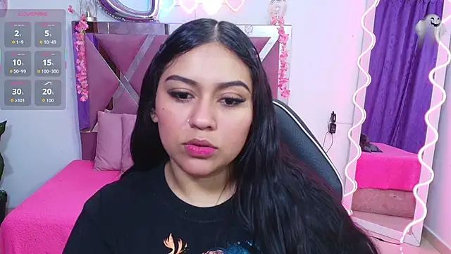 Snapshot of kendra_tay chatting on 4, 11, 2025 kendra tay online show from 4, 11, 2025